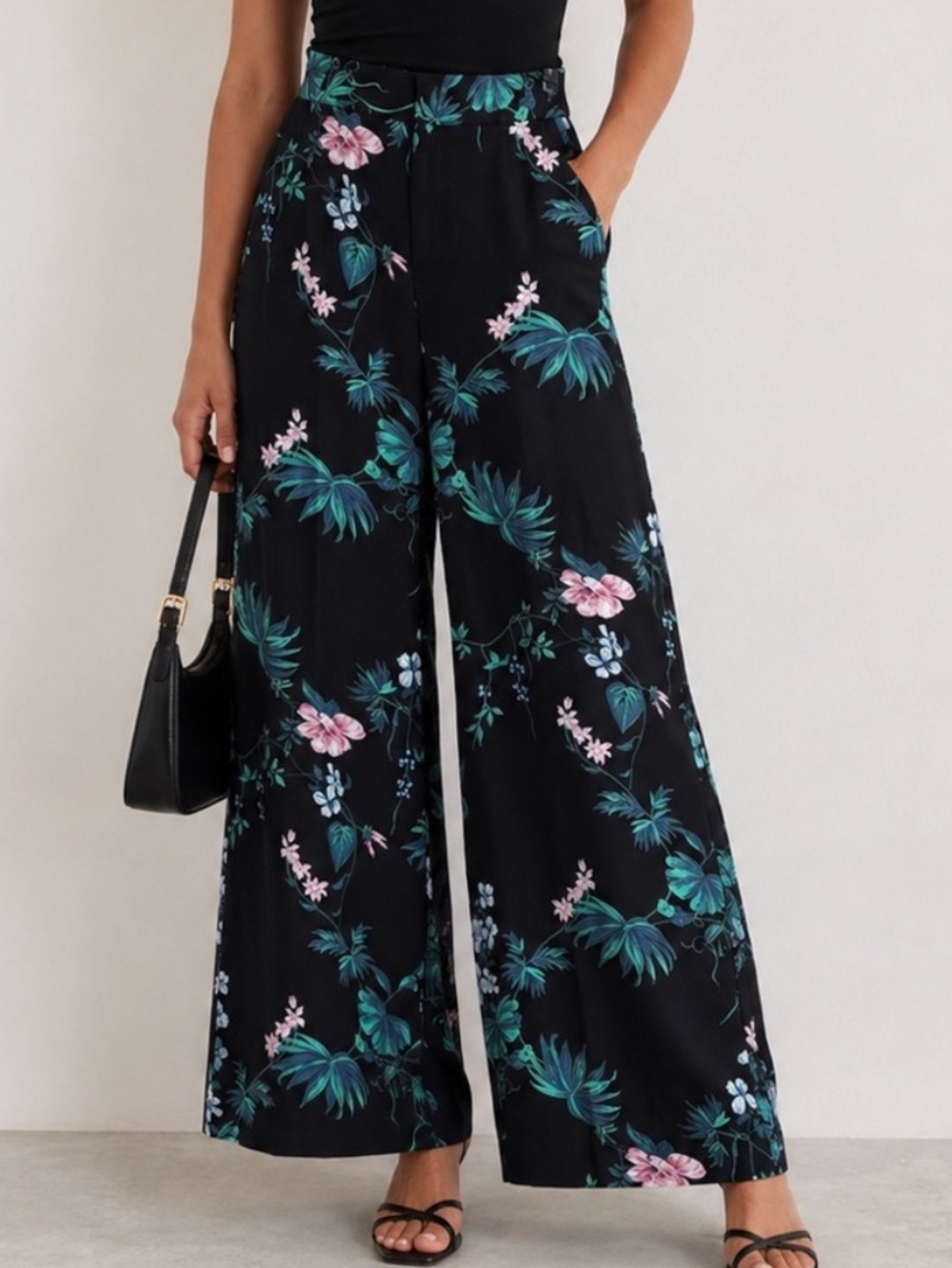 Banana Republic Black
Botanical Floral Leaf Vine Wide
Leg Flowy Dress Pants Sz 6